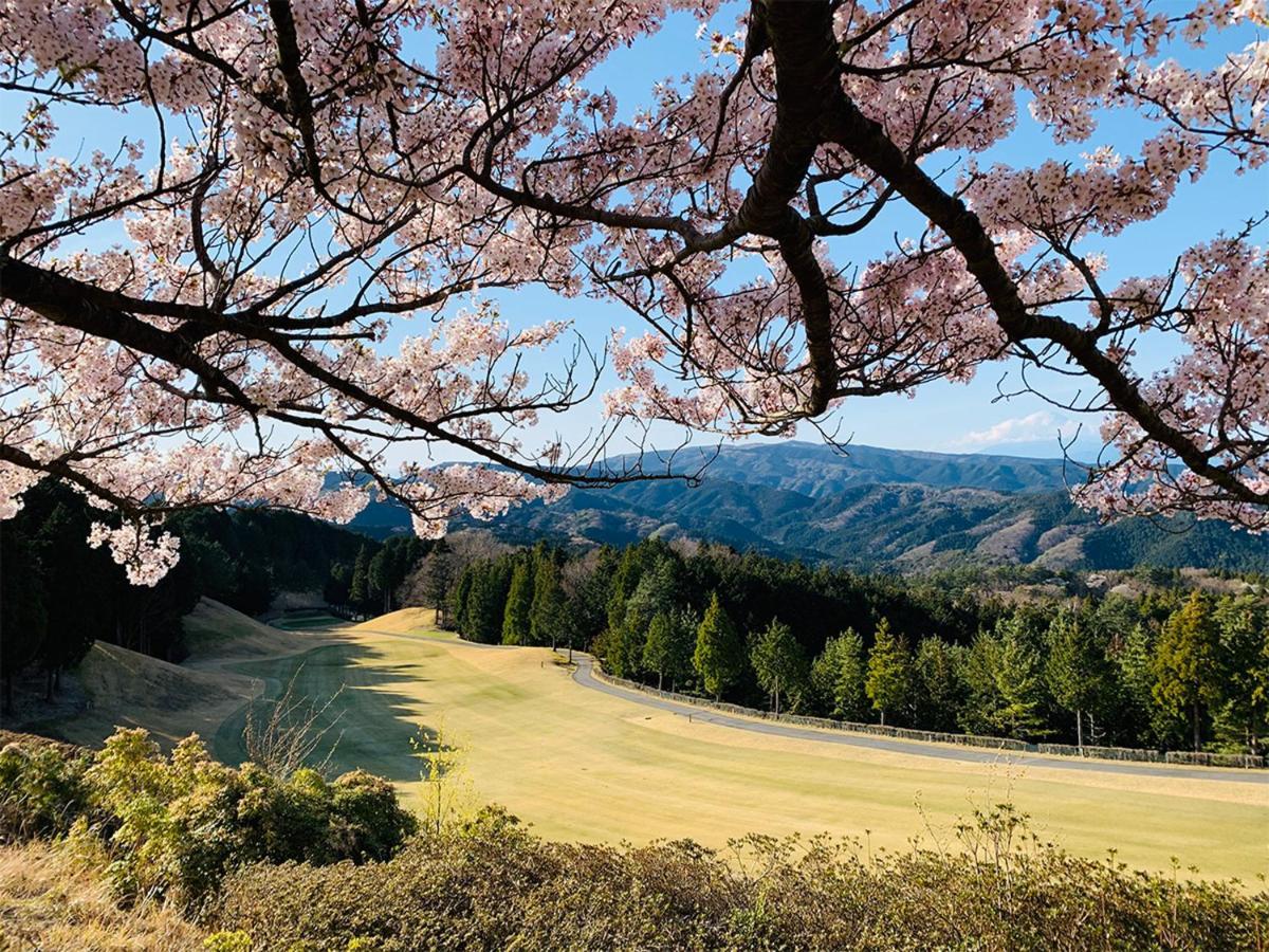 Yugashima Golf Club & Hotel Resort Izu  Esterno foto