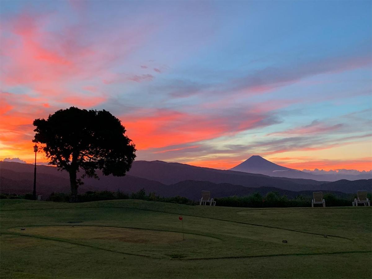 Yugashima Golf Club & Hotel Resort Izu  Esterno foto