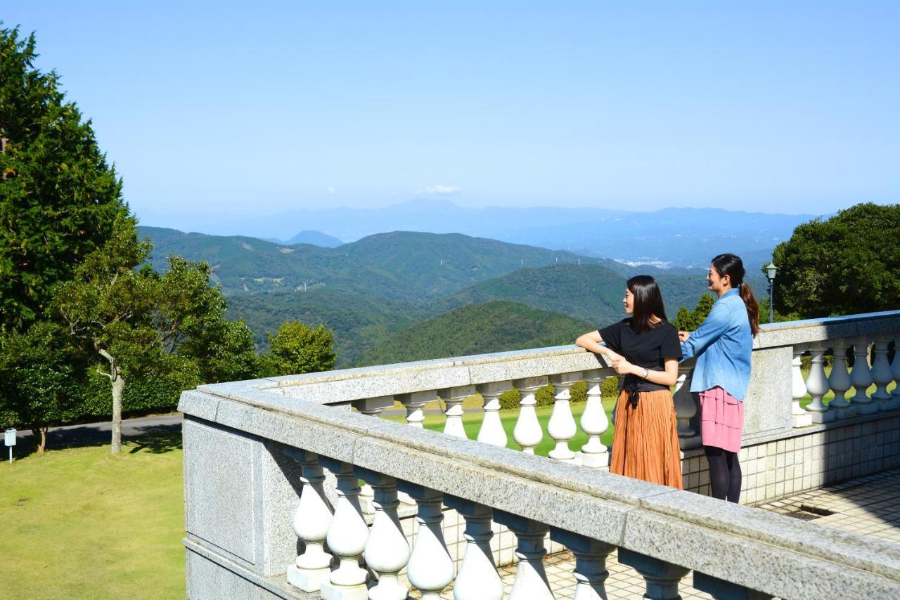 Yugashima Golf Club & Hotel Resort Izu  Esterno foto